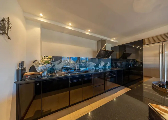 Glacier 5 - Hammam - Access